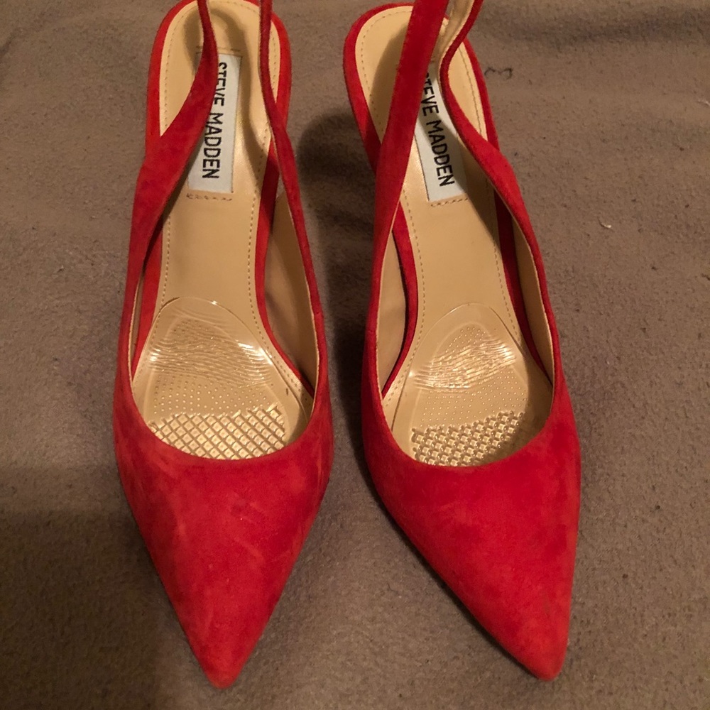 Steve Madden Dulce Red 7.5 Pumps
